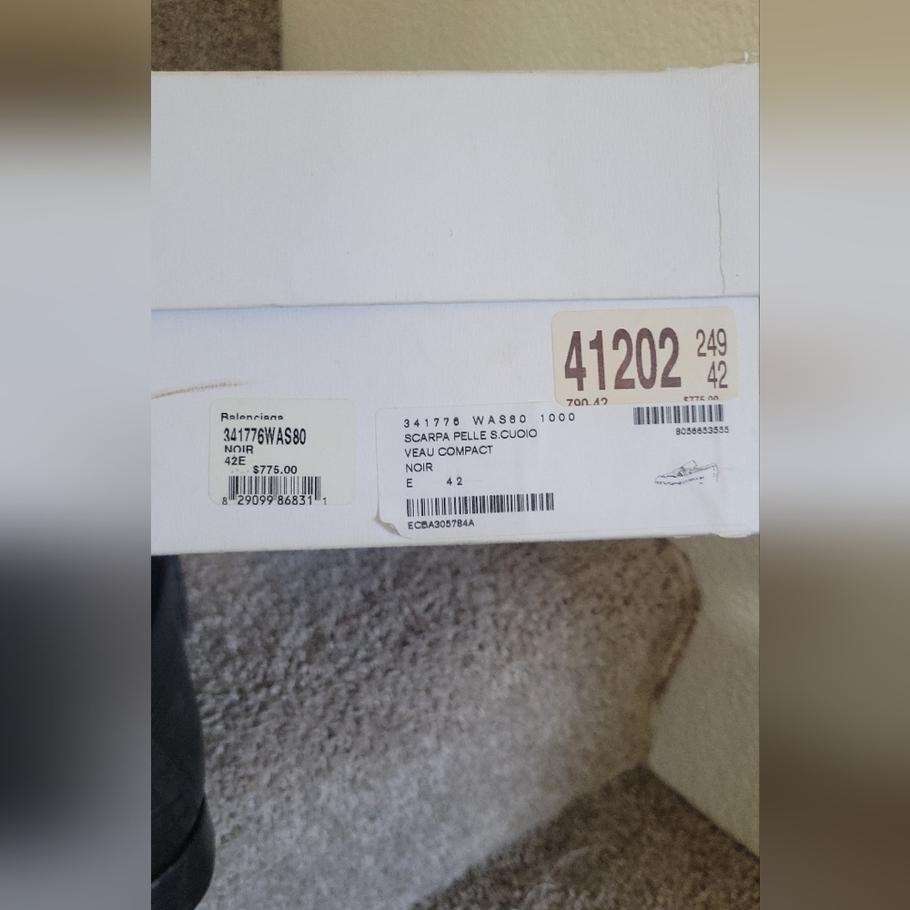 Balenciaga Men's Black Loafers Size 42 * Flawed* - Picture 2 of 16